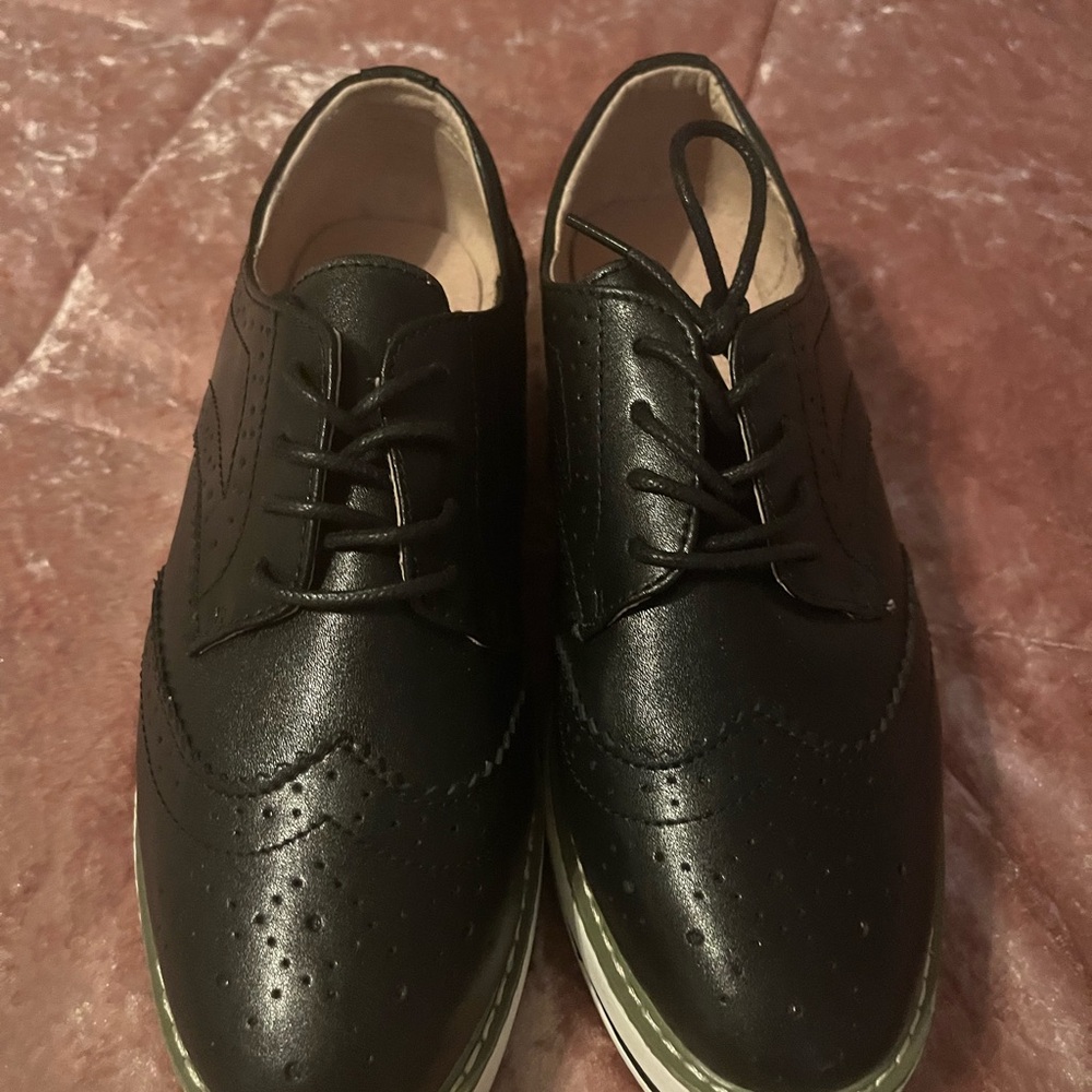 Stylish black oxfords - Picture 3 of 5
